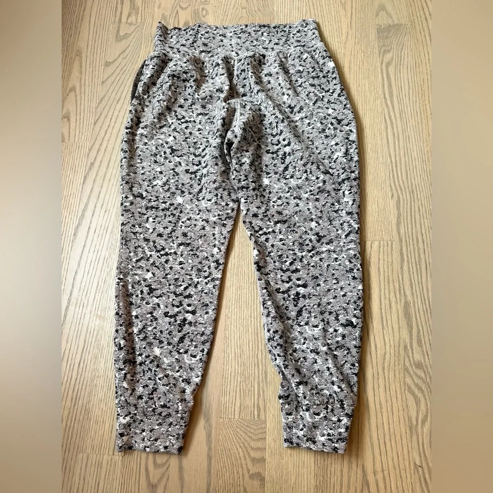 Athleta Salutation Textured Jogger Speckled Print Wide Compression Waistband
